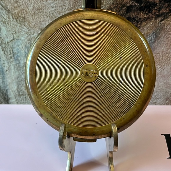 Vintage Coty Makeup Compact Goldtone Powder - Picture 2 of 6